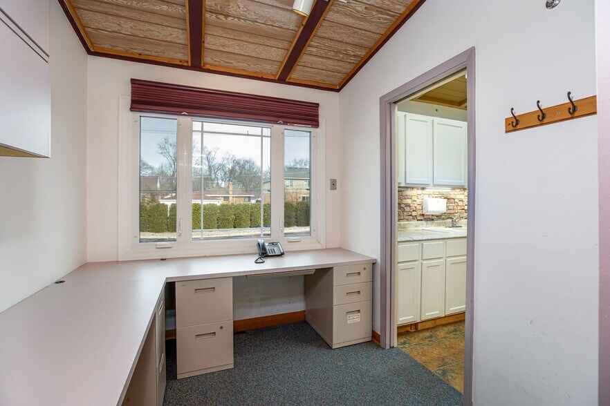 More Photos Of 1825 Roosevelt Rd, Wheaton Medical For Sale