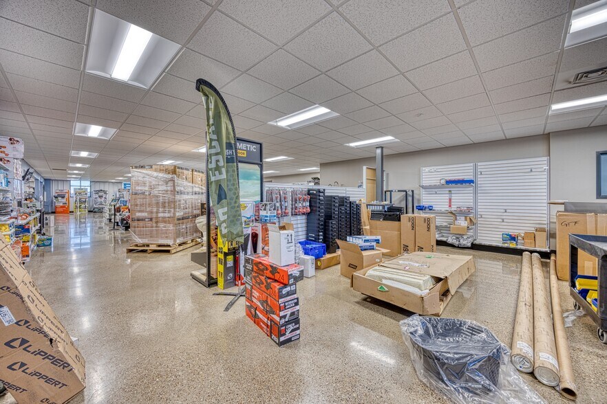 More Photos Of 3928 Tri Hill Frontage Rd, Great Falls Auto Dealership For Sale