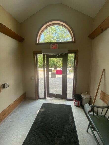 More Photos Of 27 Mill St, Waldoboro Medical For Sale