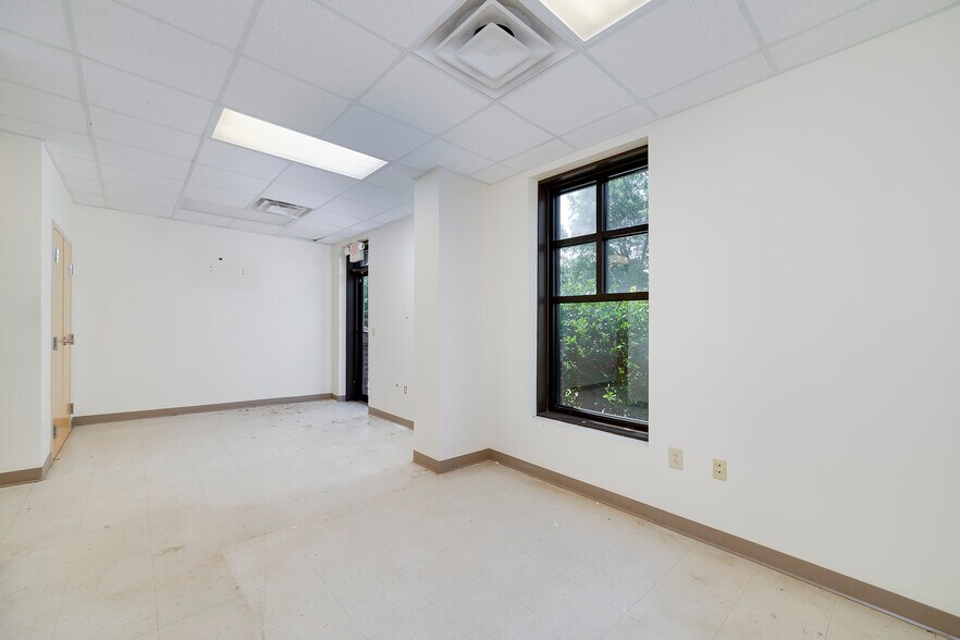 More Photos Of 4611 Ivey Dr, Macon-Bibb Office For Lease