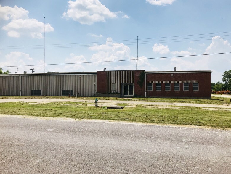 More Photos Of 1615 Radio Hill Rd, Boonville Warehouse For Lease