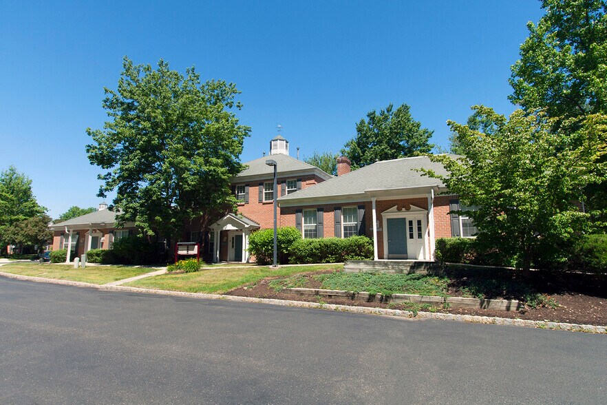 More Photos Of 211 Commons Way, Princeton Unknown For Lease
