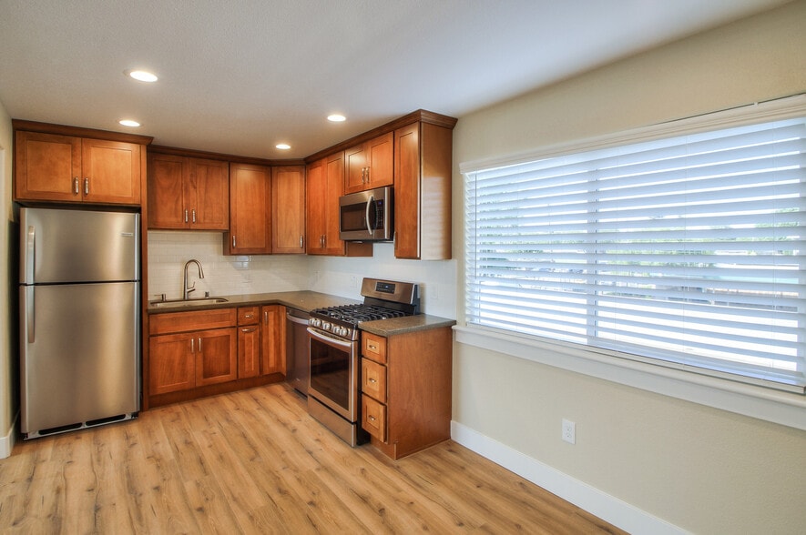 More Photos Of 284 I St, Livermore Apartments For Sale
