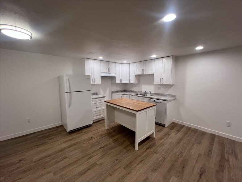 More Photos Of 10443 17th Ave SW, Seattle Multifamily For Sale