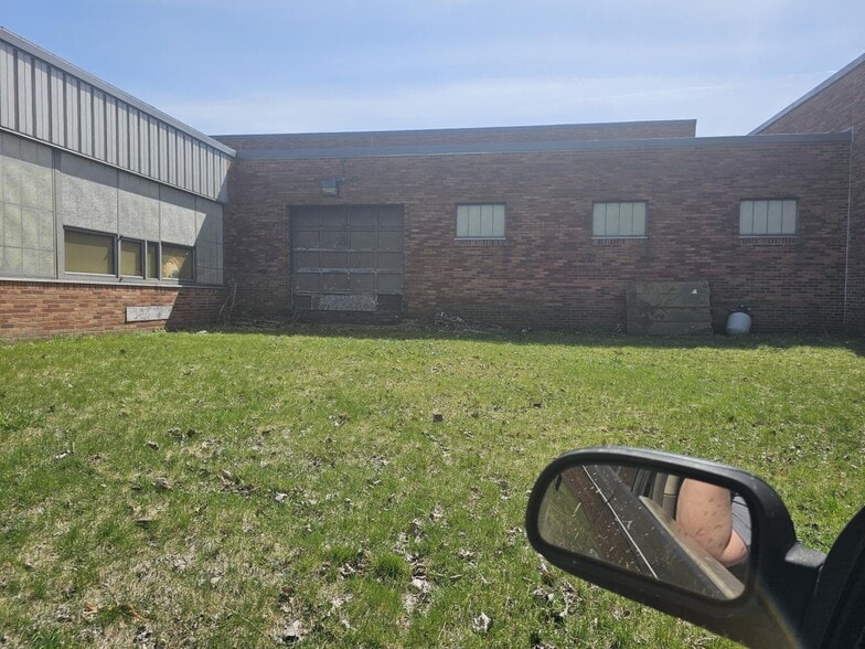 More Photos Of 100 Elm St, Owego Warehouse For Lease