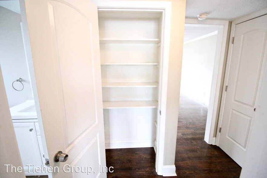 More Photos Of 4440-4444 Jarboe St, Kansas City Apartments For Sale