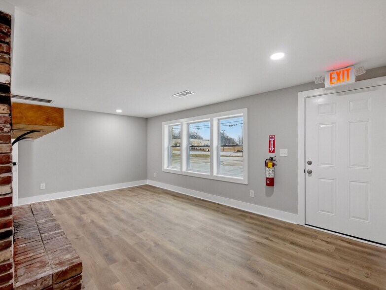 More Photos Of 3473 Atlanta Hwy, Flowery Branch Office For Sale