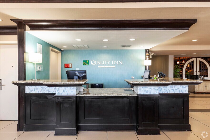 More Photos Of 4600 E Pine St, Deming Hotel For Sale