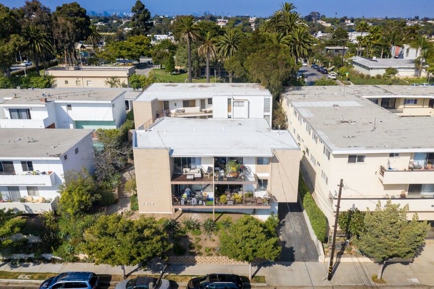 Primary Photo Of 2319 6th St, Santa Monica Apartments For Sale