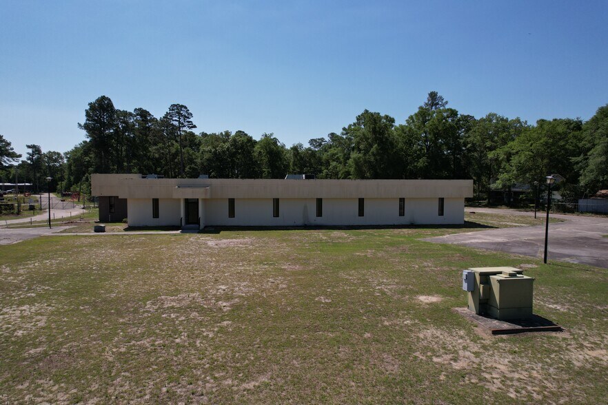 More Photos Of 1500 N Longstreet St, Kingstree Light Distribution For Sale