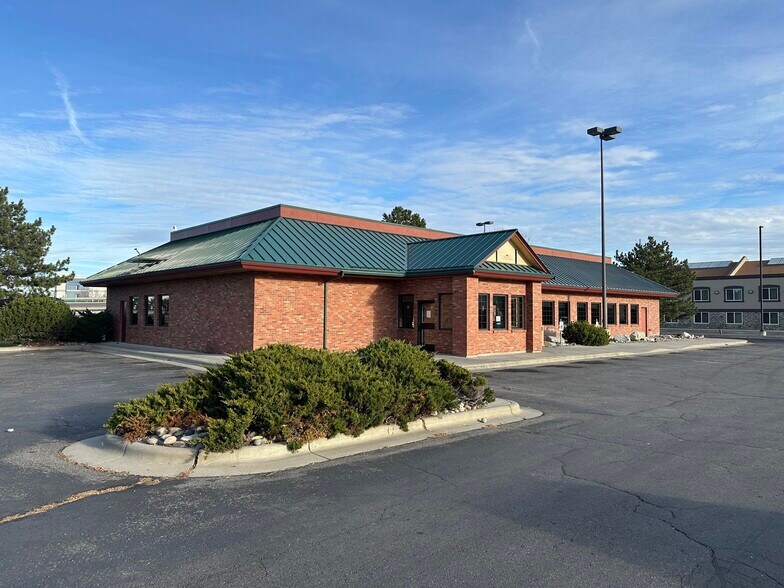 Primary Photo Of 2010 Overland Ave, Billings Restaurant For Sale