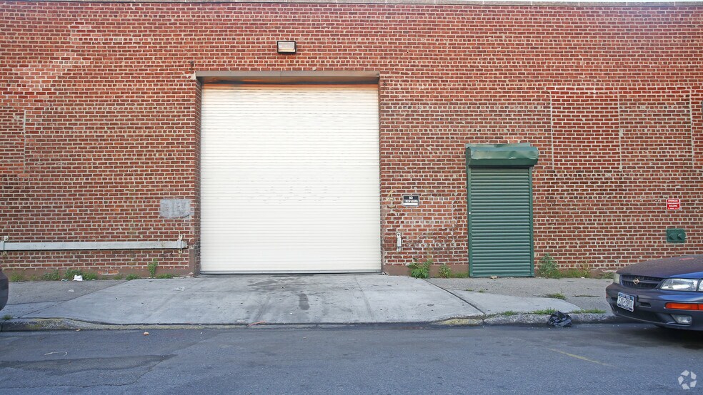 More Photos Of 719 Berriman St, Brooklyn Manufacturing For Lease
