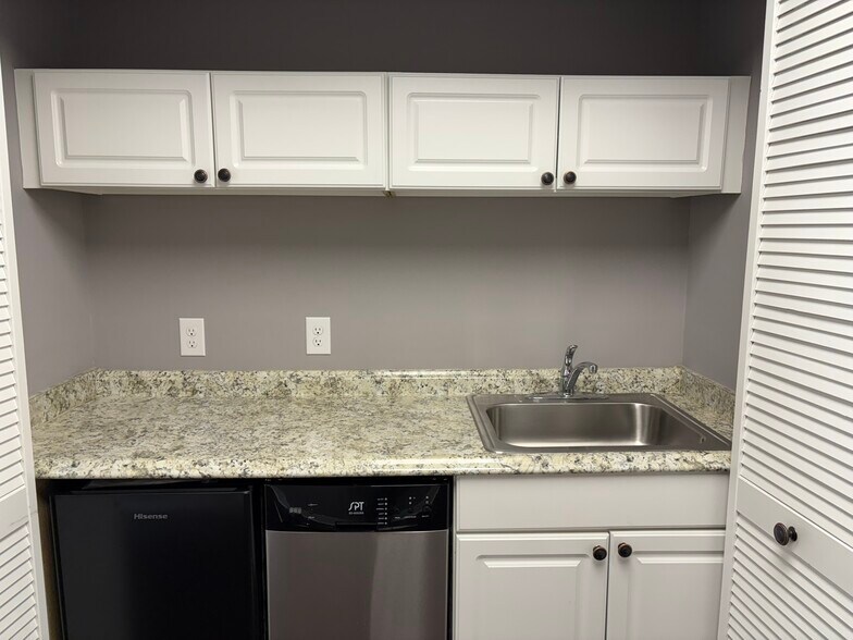 More Photos Of 6099 Riverside Dr, Dublin Office For Lease