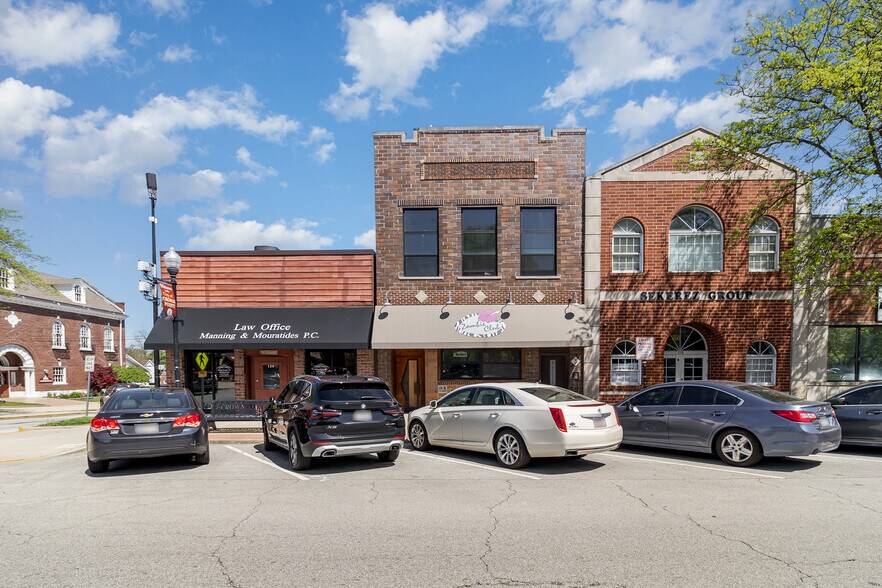 More Photos Of 118 W Clark St, Crown Point Office Residential For Lease