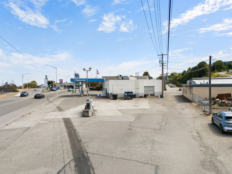 More Photos Of 402 Marine Dr, Port Angeles Service Station For Sale