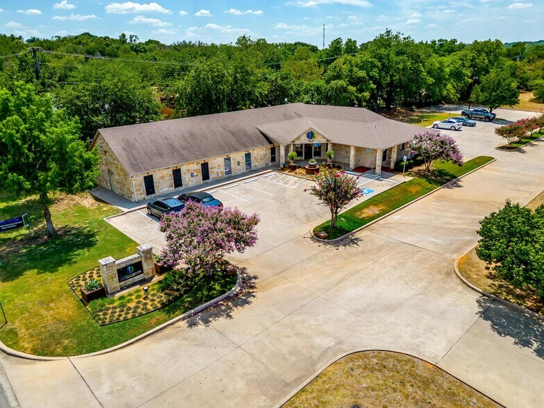 More Photos Of 924 Foster Ln, Weatherford Medical For Lease