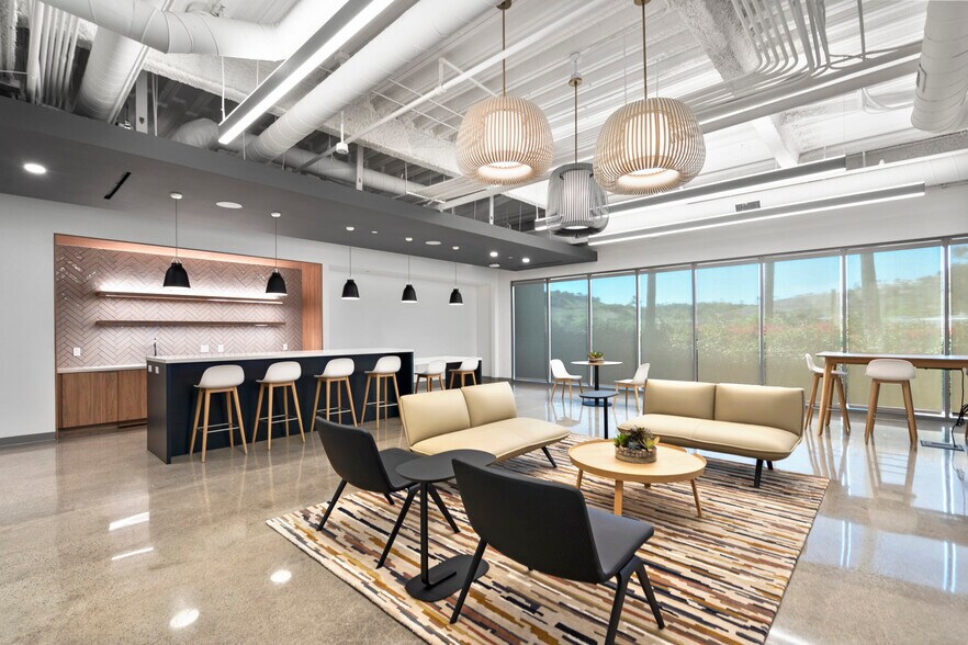 More Photos Of 27101-27201 Puerta Real, Mission Viejo Unknown For Lease