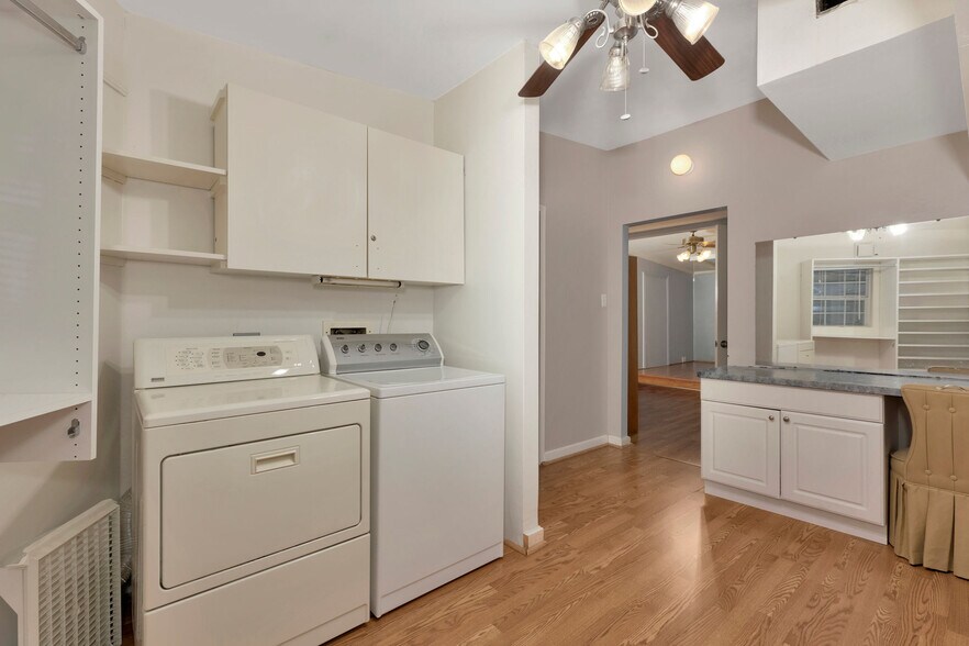 More Photos Of 7648 Broadview Dr, Houston Apartments For Sale