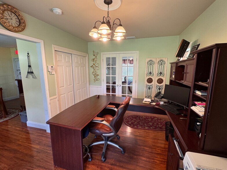 More Photos Of 6521 Main St, New Port Richey Office For Sale