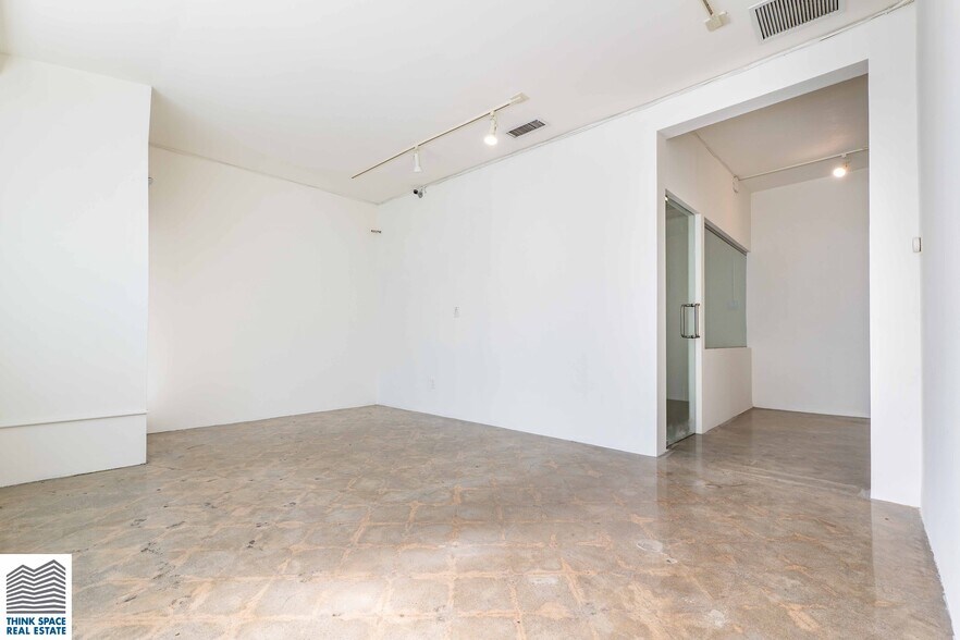 More Photos Of 913-915 N Highland Ave, Los Angeles Loft Creative Space For Lease