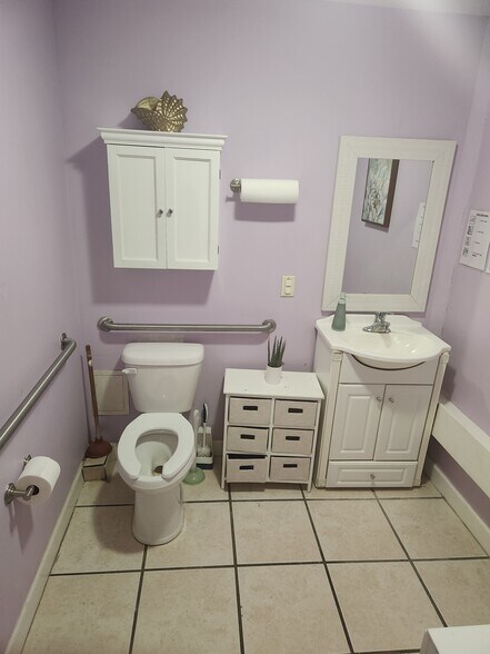 More Photos Of 5101 Dunlea Ct, Wilmington Storefront Retail Office For Lease