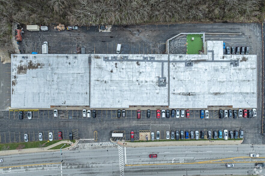 More Photos Of 11721-11761 Southwest Hwy, Palos Heights General Retail For Lease