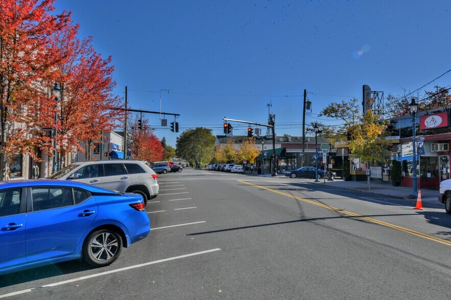 More Photos Of 7 E Central Ave, Pearl River Storefront For Lease