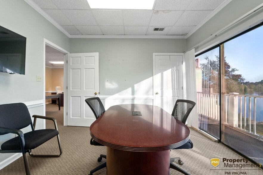 More Photos Of 5267 Greenwich Rd, Virginia Beach Office For Sale