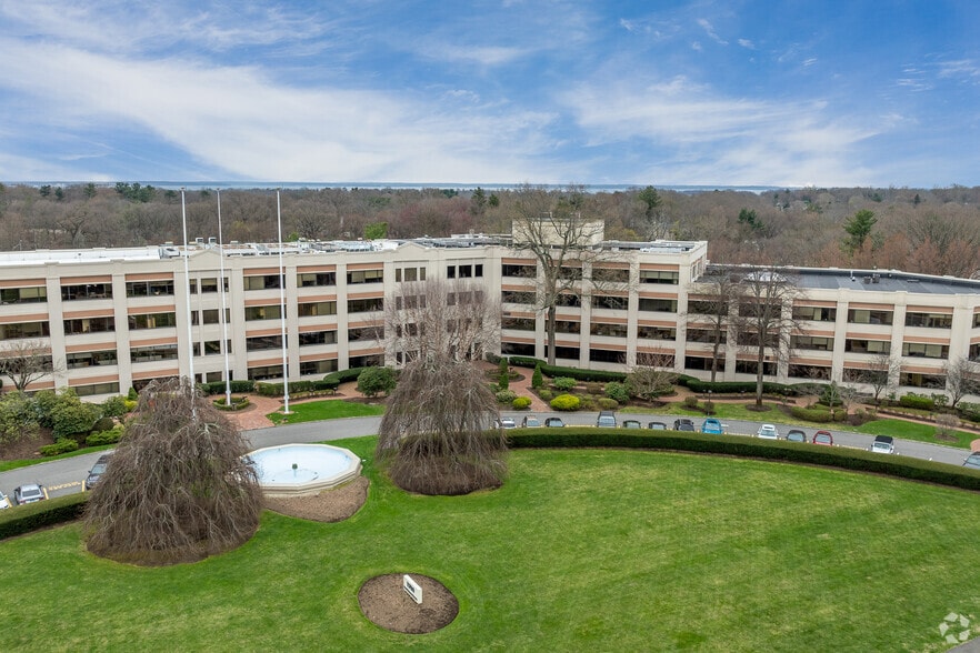 More Photos Of 1700 E Putnam Ave, Old Greenwich Office For Lease