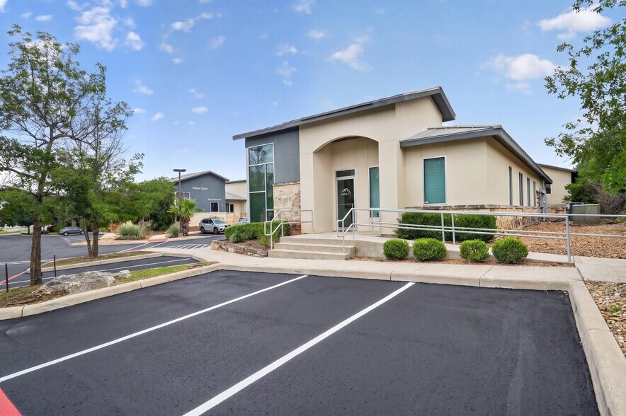 More Photos Of 14603 Huebner Rd, San Antonio Office For Lease