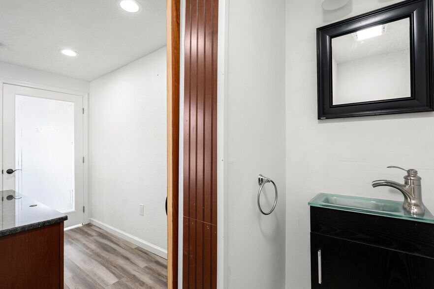 More Photos Of 249 W Main St, Avon Office For Lease