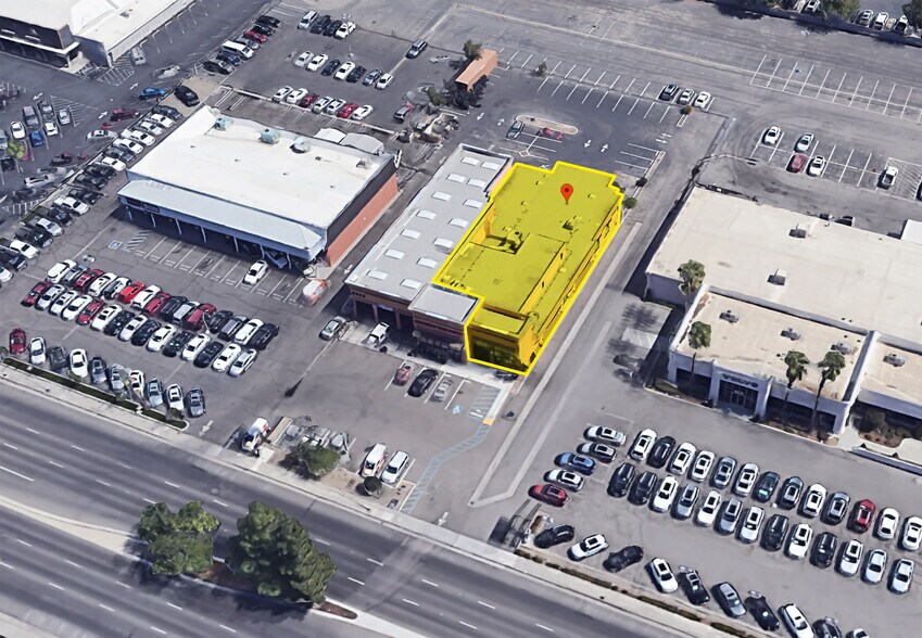 More Photos Of 5262 N Blackstone Ave, Fresno Flex For Lease