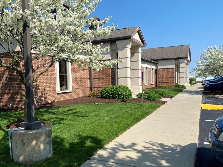 More Photos Of 1475-1495 W Main St, Tipp City Medical For Lease