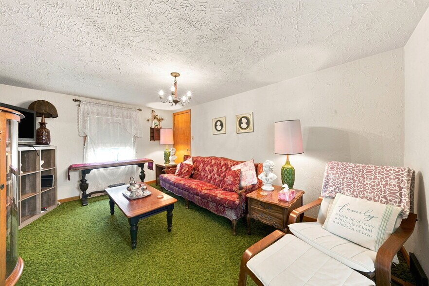 More Photos Of 1519 Renton Rd, Pittsburgh Funeral Home For Sale