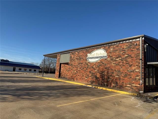 More Photos Of 1029 E Washington Ave, Mcalester Rehabilitation Center For Sale