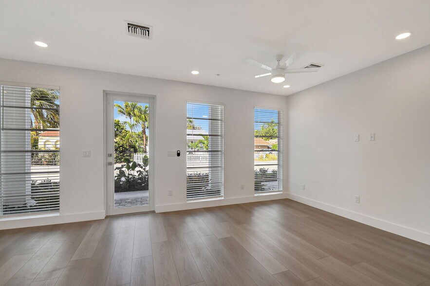 More Photos Of 802 N Federal Hwy, Lake Worth Beach Apartments For Lease