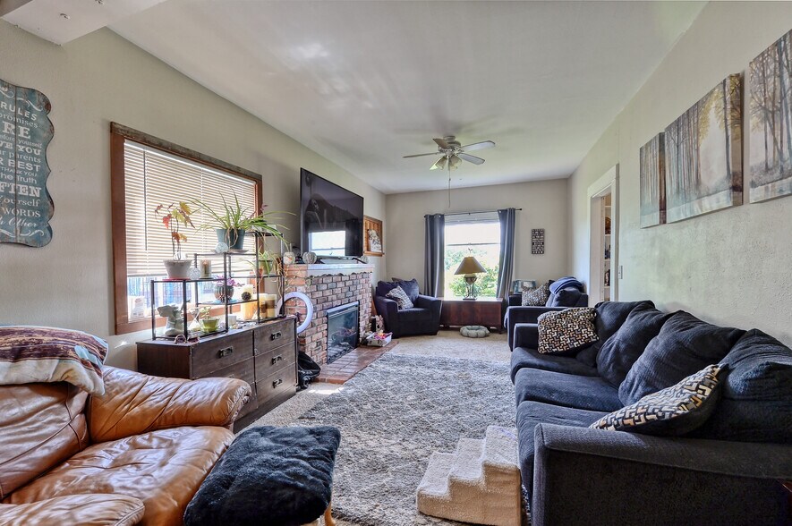 More Photos Of 5214 Guide Meridian, Bellingham Auto Repair For Sale