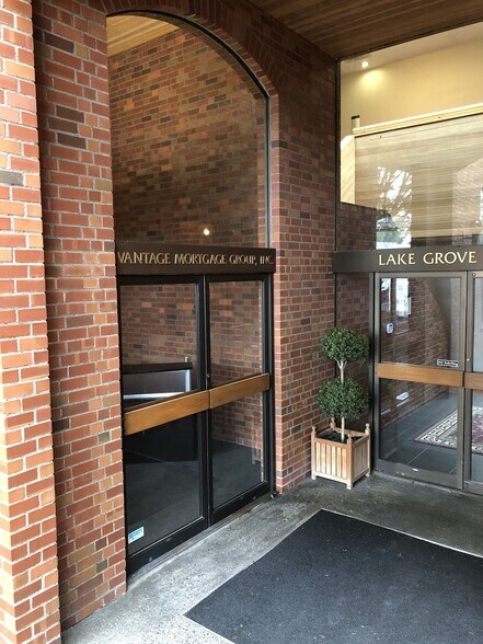 More Photos Of 16325 SW Boones Ferry Rd, Lake Oswego Office For Lease