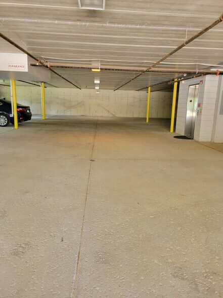 More Photos Of 1150 W Northwest Hwy, Mount Prospect Office For Sale