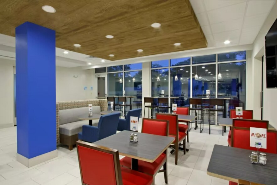 More Photos Of 2000 6th St N, Columbus Hospitality For Sale