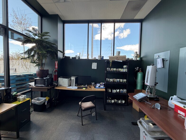 More Photos Of 5120 E Paris Ave SE, Kentwood Light Manufacturing For Sale