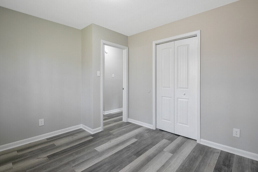 More Photos Of 817 Ridge Rd, Fayetteville Apartments For Sale