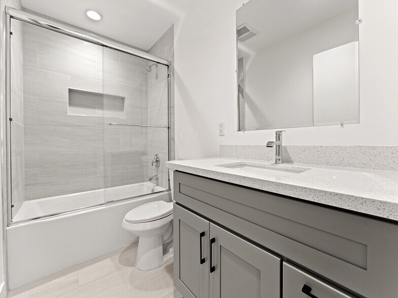 More Photos Of 308 S Laurel St, Santa Ana Apartments For Sale