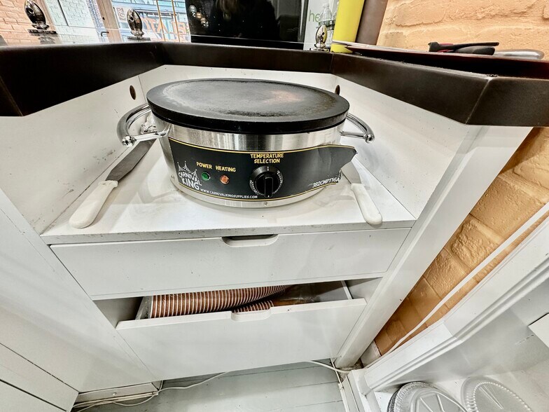 More Photos Of 49 Main St, Westport Storefront Retail Office For Lease