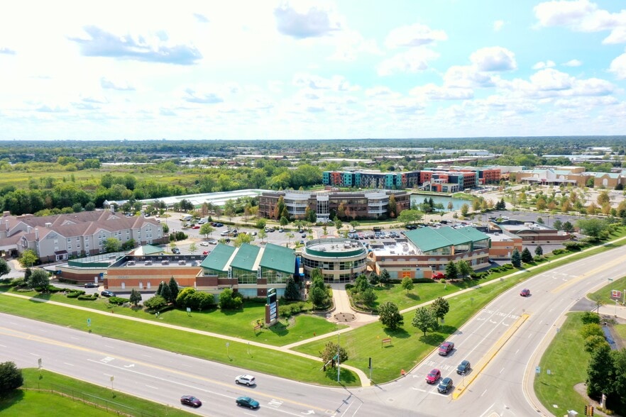 More Photos Of 215-295 Parkway Dr, Lincolnshire Unknown For Lease
