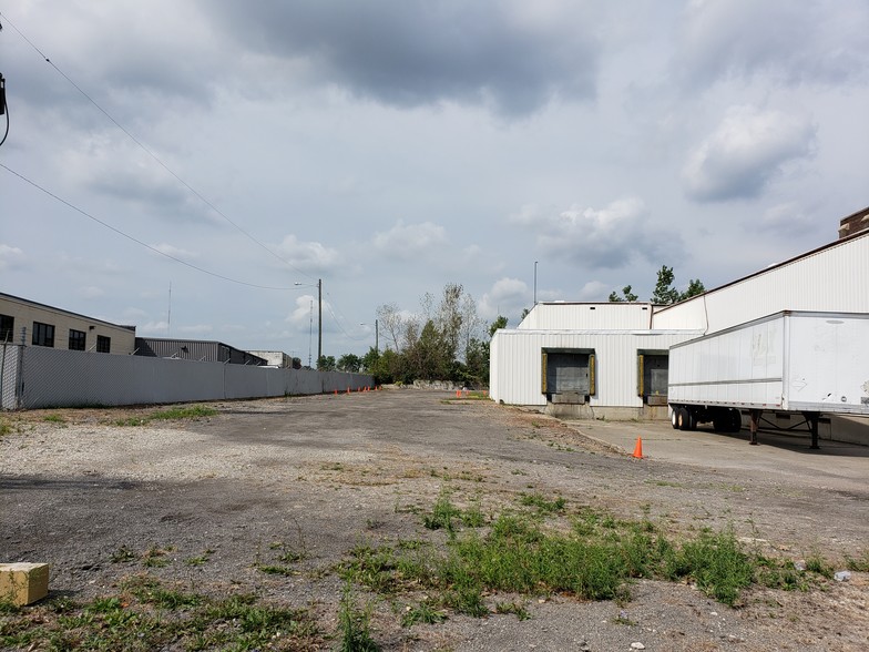 More Photos Of 14707 Dexter Ave, Detroit Warehouse For Sale