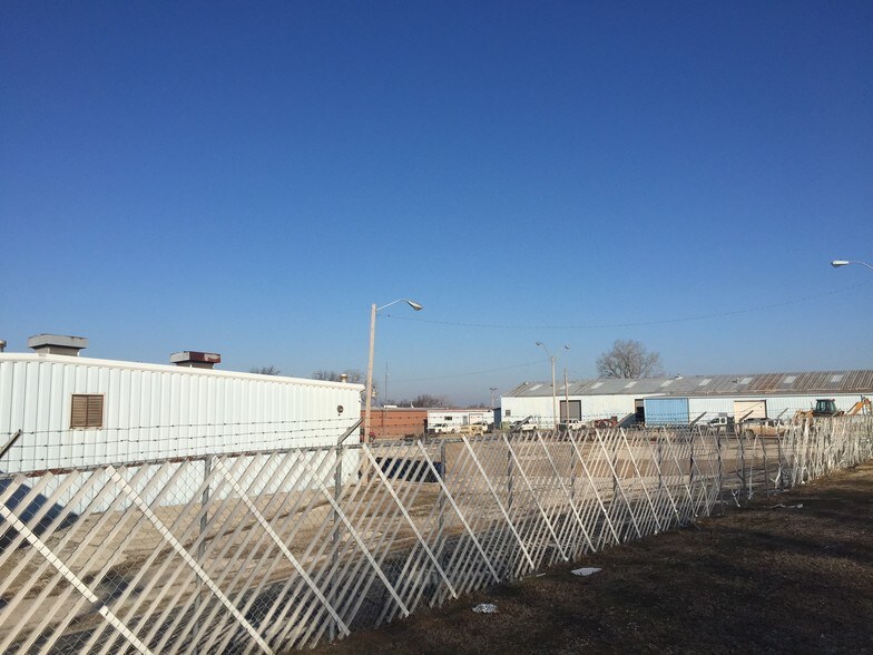 More Photos Of 400 N Harvey St, Seminole Manufacturing For Lease