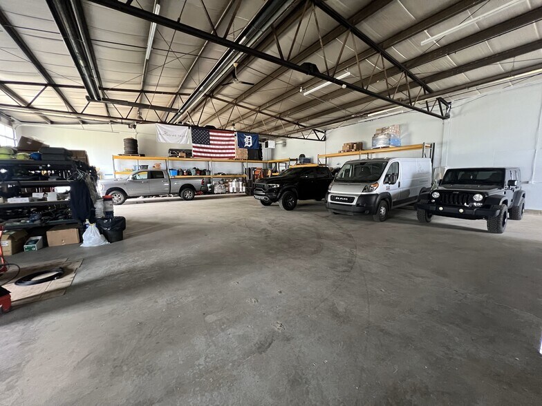 More Photos Of 588 S Lapeer Rd, Oxford Service For Sale