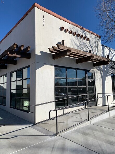 More Photos Of 122 S Green St, Tehachapi Storefront Retail Office For Lease