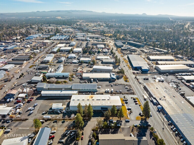 More Photos Of 110 SE 9th St, Bend Manufacturing For Lease